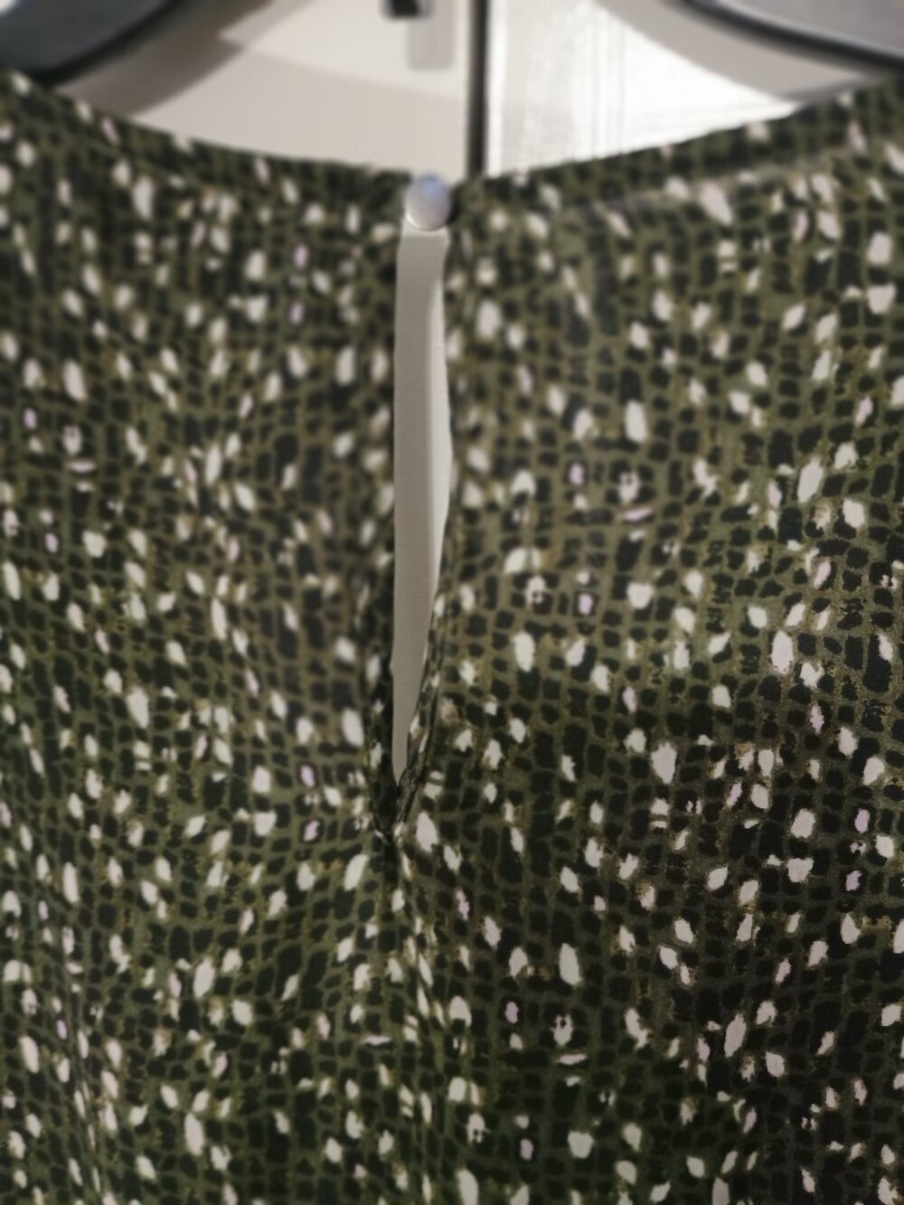Mossimo Olive Green Abstract Print Faux Wrap Flutter Sleeve Dress M - Picture 9 of 10